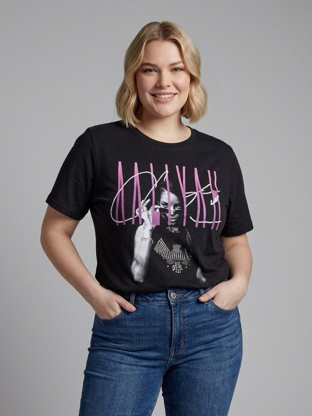 Aaliyah T-shirt Size Medium